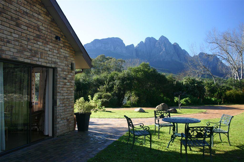 Kierie Kwaak Self Catering * Stellenbosch