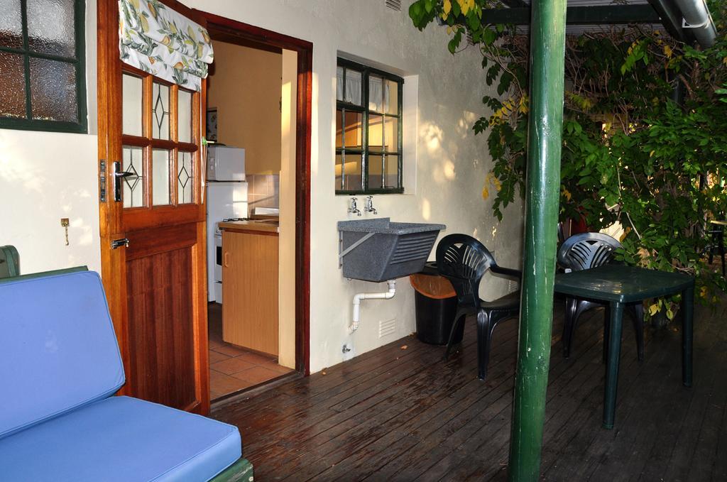 Kierie Kwaak Self Catering * Stellenbosch